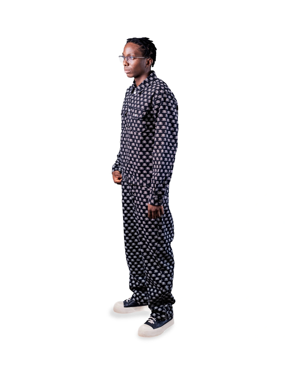 Saga Globe Black Tracksuit [Black]
